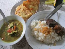 Kagak Ade Duenye, Nasi Uduk Bu Haji Khadijah