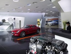 AMG Buka Diler Pertama di Dunia