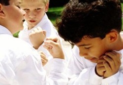 Makin Sering Di-Bully, Anak-anak Makin Cepat Tua