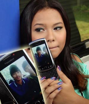 Ciee..Aurel Pamer Foto Pacar