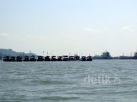 Solar Langka, Nelayan Blokir Jalur Laut