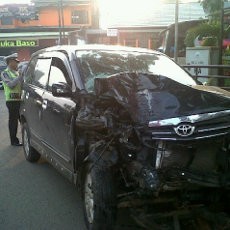 Truk Tangki vs Avanza di Jalan Ahmad Yani, Satu Tewas