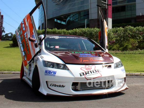 Honda Civic Balap dari Surabaya