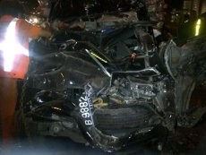 Mobil Pikap Diduga Menabrak Kontainer, Dua Orang Tewas