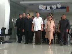 Wapres Boediono Juga Besuk Menkes di RSCM