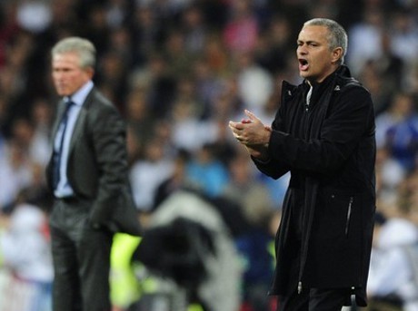 Mourinho Dukung Chelsea Jadi Juara