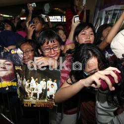 Gagal Bertemu Idola, Fans SuJu Menangis
