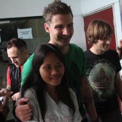 Secondhand Serenade Diserbu Penggemar