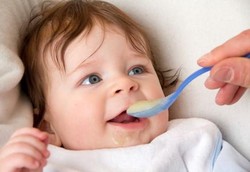 8 Alasan Perlunya Membuat Sendiri Makanan Bayi