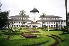 Bandung Siap Sambut 4 Juta Lebih Wisatawan Tahun 2012
