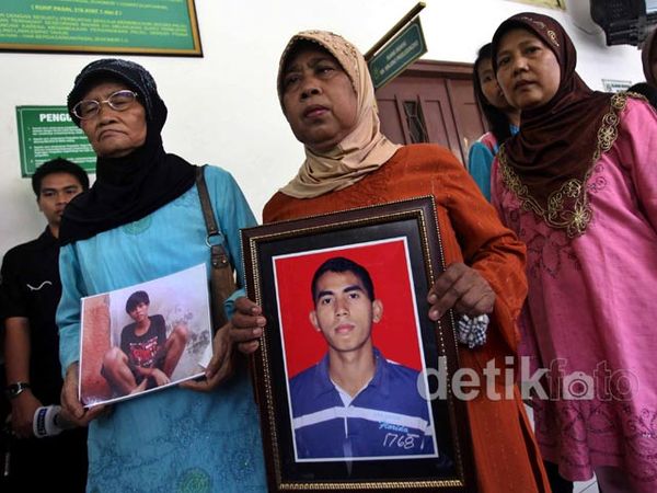 Sidang Afriyani Dihadiri Keluarga Korban