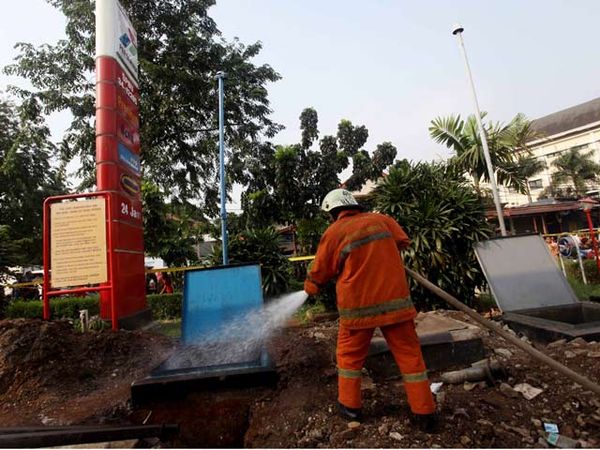 Duarr ! SPBU Palmerah Meledak