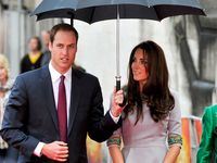 So Sweet..William & Kate Sepayung Berdua
