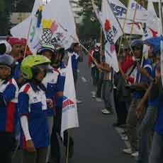 Lagi, Ratusan Buruh Turun ke Jalan Jelang May Day