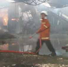 Kebakaran Diduga Dari Ledakan Panel Listrik di Ruang Produksi