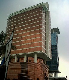 Pesona Kemewahan The Trans Luxury Hotel