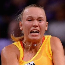Azarenka dan Wozniacki Beda Nasib 