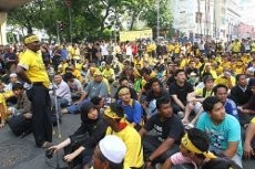 Puluhan Ribu Massa Demo Tuntut Demokratisasi di Malaysia, WNI Aman
