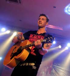 Secondhand Serenade Terkesan dengan Fans di Bandung