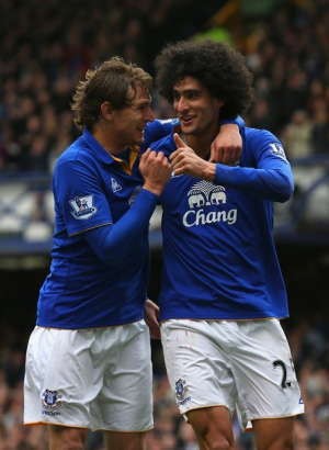 Newcastle Dihantam Wigan, Everton Menang Besar