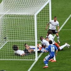 FIFA Akan Uji Teknologi Garis Gawang