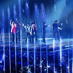Antrean Konser Super Junior Hari Ketiga Diguyur Hujan Deras