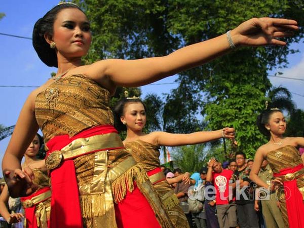 Peringati Hari Tari Sedunia, Solo Menari 24 Jam