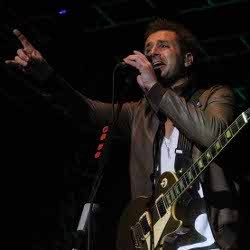 Galau Berjamaah di Konser Secondhand Serenade