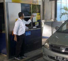 Pintu Tol Kuningan Macet Parah, Dahlan Iskan Kembali Naik Pitam