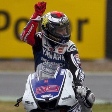 Lorenzo Puas Raih Pole Position