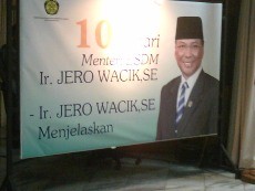 Jero Wacik: Pembatasan Konsumsi BBM Awal Mei, Batal!