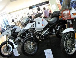 Naik Motor BMW 4 Jam, Pria Ereksi Terus Selama 20 Bulan