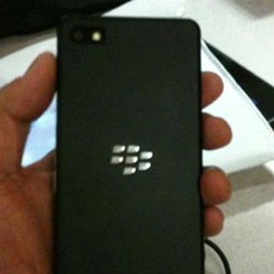 Ini Dia Bocoran Ponsel BlackBerry 10 Khusus Developer
