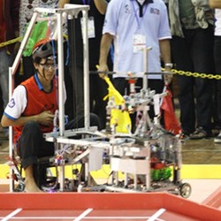 Tim Robot UGM Sapu Bersih Gelar di KRI-KRCI Regional III