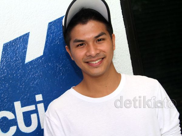 Gaya Casual Glenn Alinskie