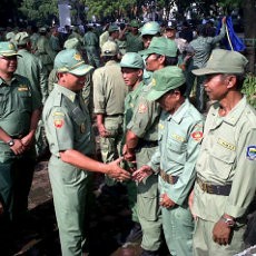 Petugas Linmas tak Perlu Dipersenjatai