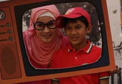 Cara Berliana Febrianti Mendidik Anak Lelaki ABG