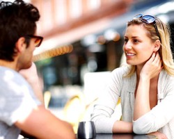 10 Topik Favorit Wanita Saat Kencan Pertama