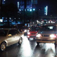 Bubaran Peringatan Hari Buruh di GBK, Lalin Macet Total