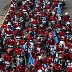 Diduduki Ribuan Buruh, Jalan Medan Merdeka Barat & Depan Istana Lumpuh