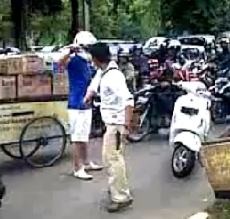 Aksi Oknum TNI Tenteng Pistol Cekcok dengan Pemotor Nongol di Youtube