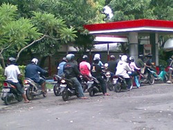 Antrean SPBU di Daerah Sampai 1 Km, Ini Penjelasan Pertamina