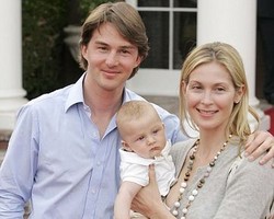 Bintang Gossip Girl Dituntut Pasca Mata-matai Mantan Suami