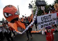 Demo Buruh dari Gurita, Pocong hingga Nenek Joget