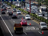 Macet Menggila, Lawan Arus di Tol Diberlakukan