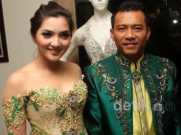 Yuk Intip Anang dan Ashanty Fitting Baju Pengantin