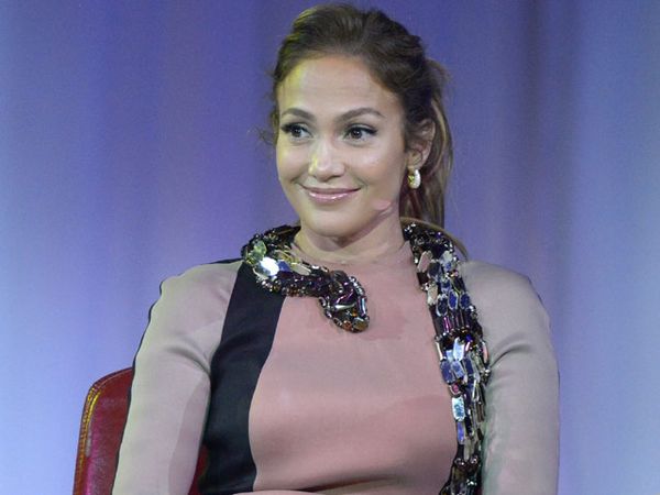 Jennifer Lopez Dililit Ular