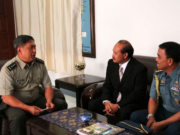 Athan RI Manila Courtesy Call ke Komandan East Mincom