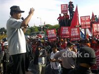 Wagub Jatim Temui Buruh