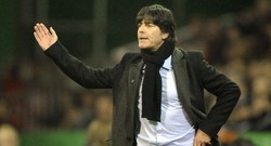 Jadi Favorit, Jerman Merendah